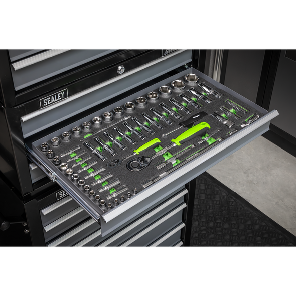 S01271_ACT_IN_DRAWER