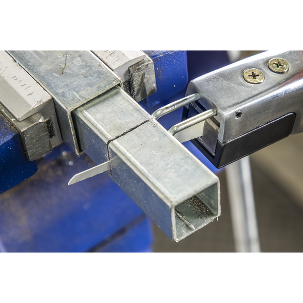 SA34-B3215_ACT_IN_USE_CLOSE_PIC2