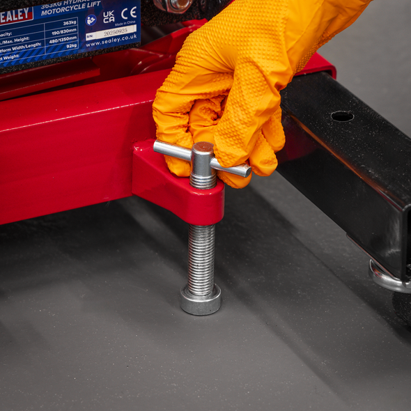 MC365.V3_ACT_FLOOR_LOCK