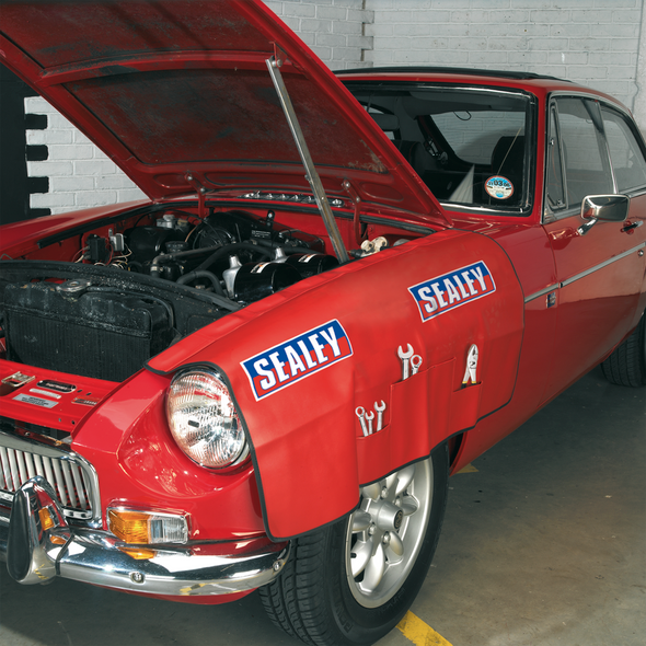 VS856_ACT_ON_FRONT_WING_WITH_TOOLS