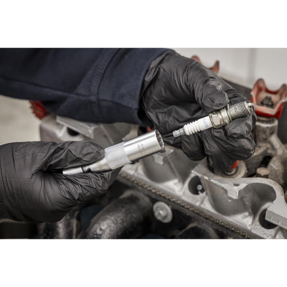 AK6571_ACT_IN_USE_PIC3