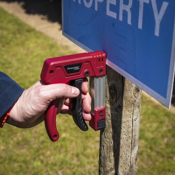 AK7067_ACT_IN_USE_PIC2