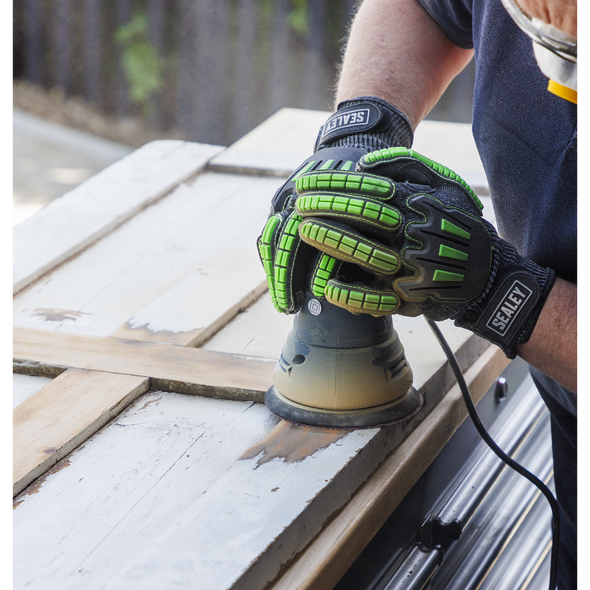 MSS150120_ACT_IN_USE