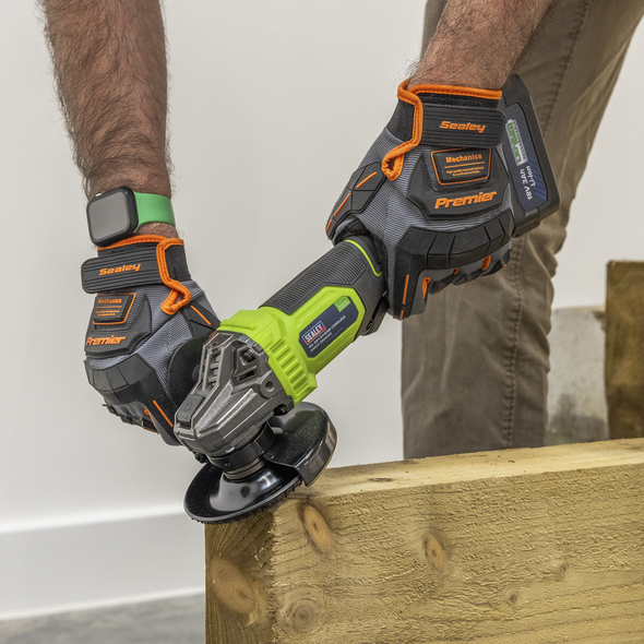 WCD115A_ACT_IN_USE_PIC2