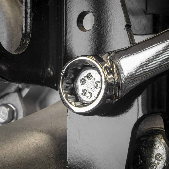 AK63110_ACT_CLOSE_UP