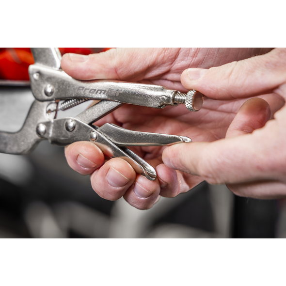 AK6802_ACT_RELEASE_LEVER