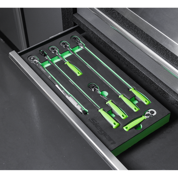 S01325_ACT_IN_DRAWER