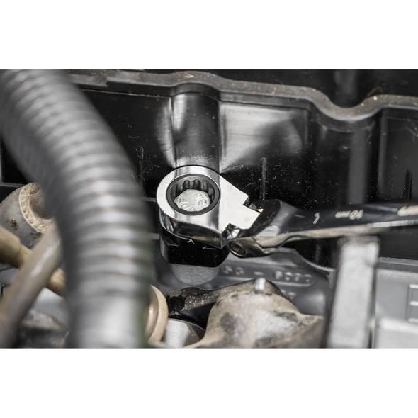 S01329_ACT_IN_USE_PIC2