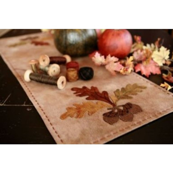 Acorn & Oak Leaf Runner PRI-544 Pattern Only W