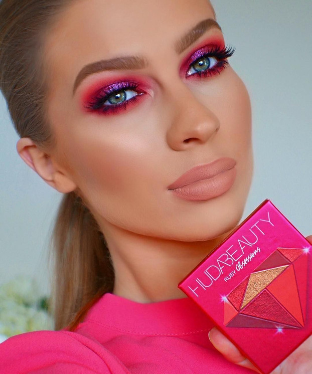 Huda Beauty Ruby obsession palette