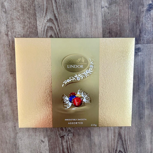 Lindt assorted chocolates 235 g