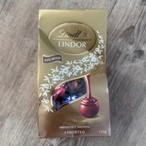 bag of Lindt assorted chocolates 125g.