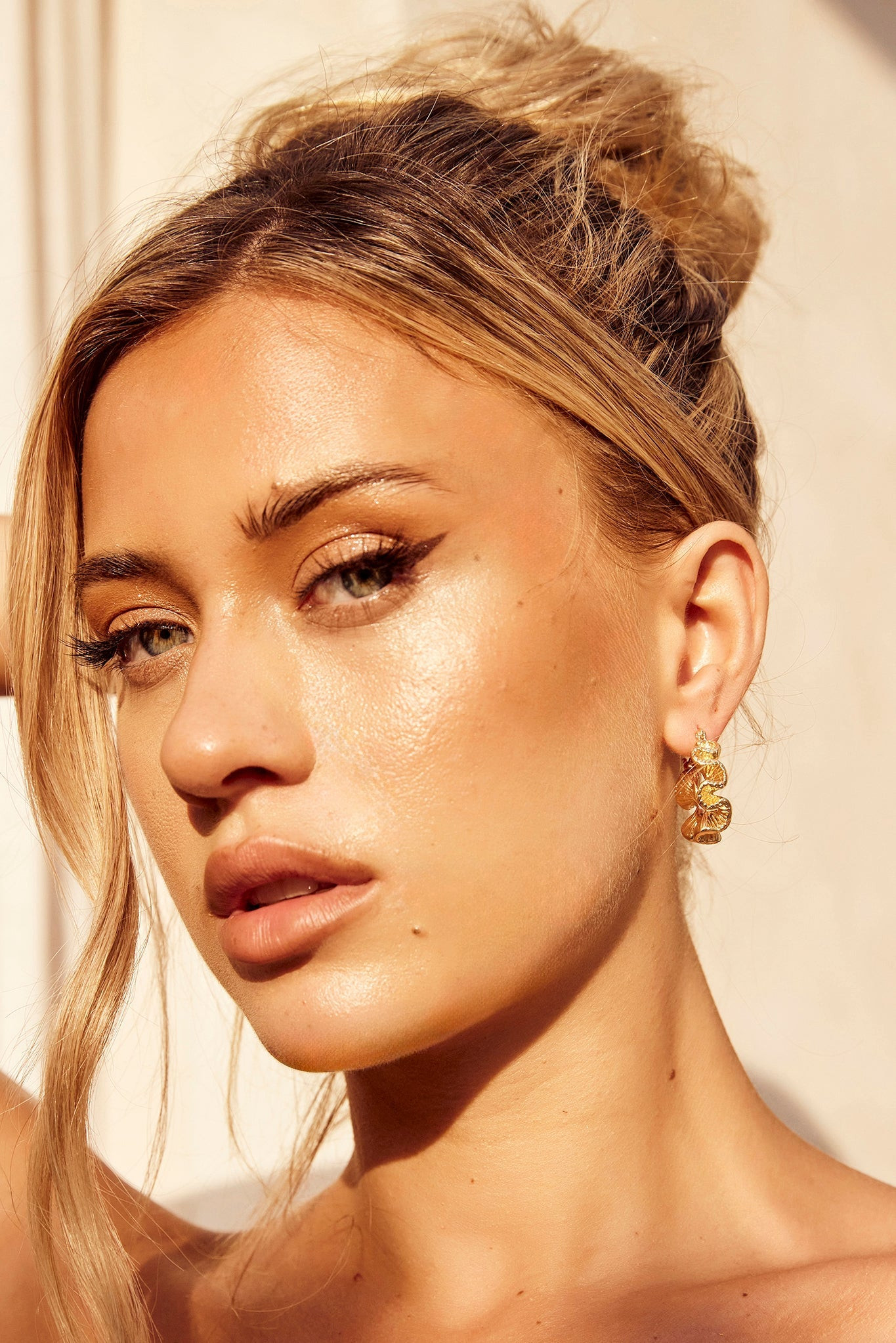 Arzel Hoop Earrings - Gold | Sage and Paige AUS.