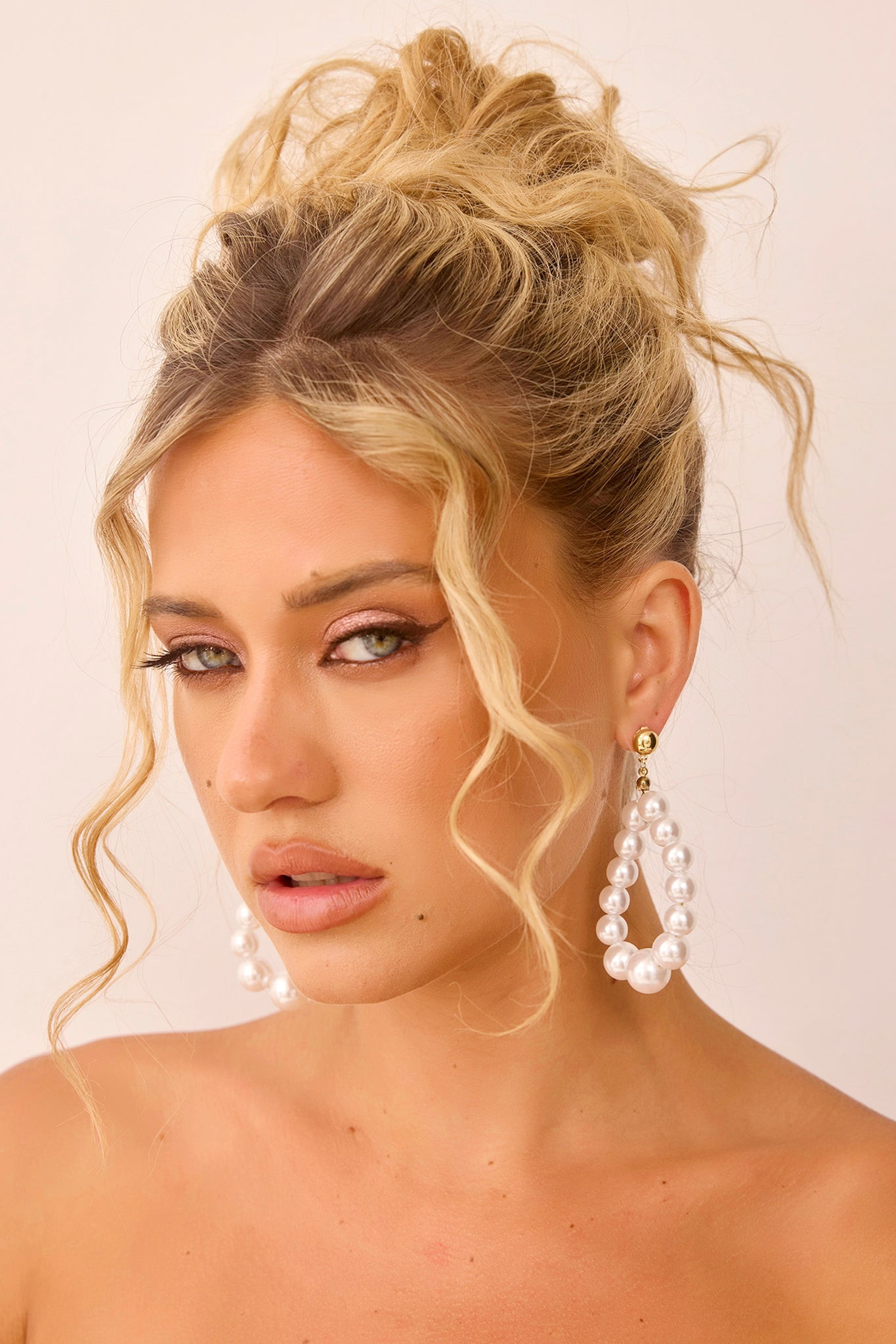 Pearl Perfection Earrings - White | Sage and Paige AUS.