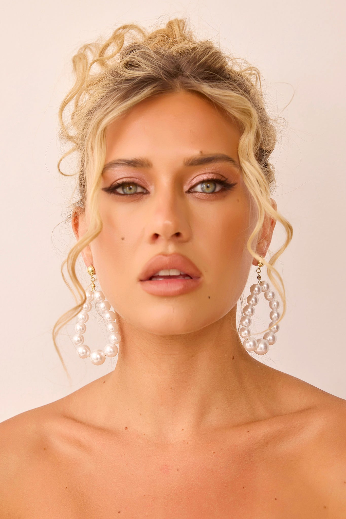 Pearl Perfection Earrings - White | Sage and Paige AUS.