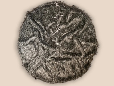 Plush Gray Faux Fur Christmas Tree Skirt - Perfect for a Stylish Holiday