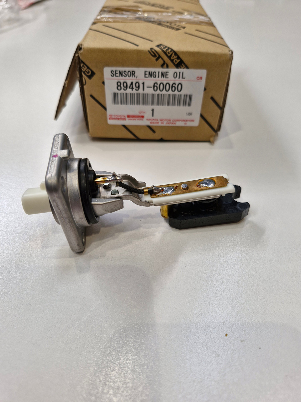 Genuine Low Oil Level Sensor | Toyota 15BF 15BF-TE 1HD-FT 1HD-FTE 1HD-T 1HZ 2UZ-FE 3B