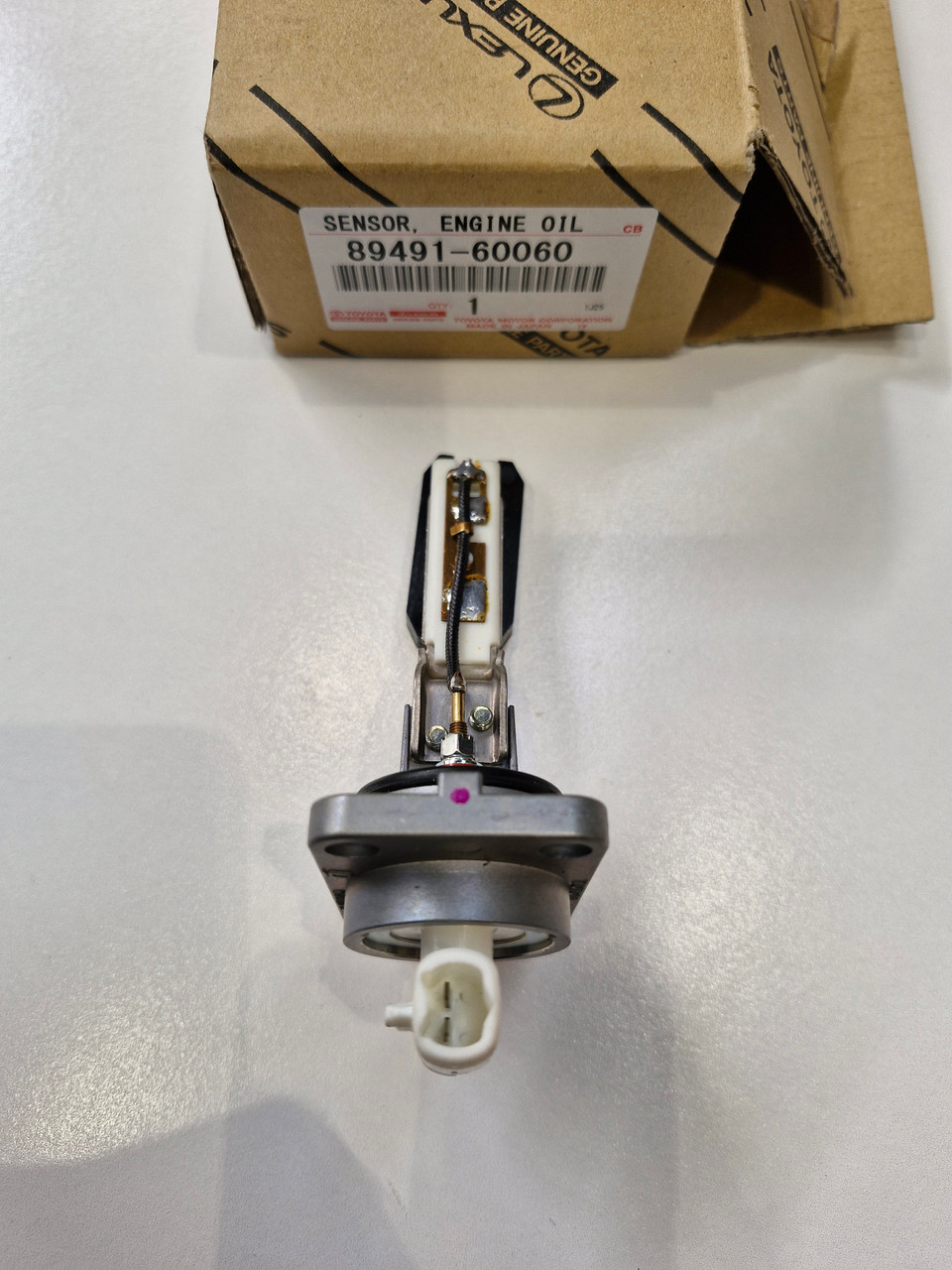 Genuine Low Oil Level Sensor | Toyota 1HZ 1HD-T 1HD-FT 3B