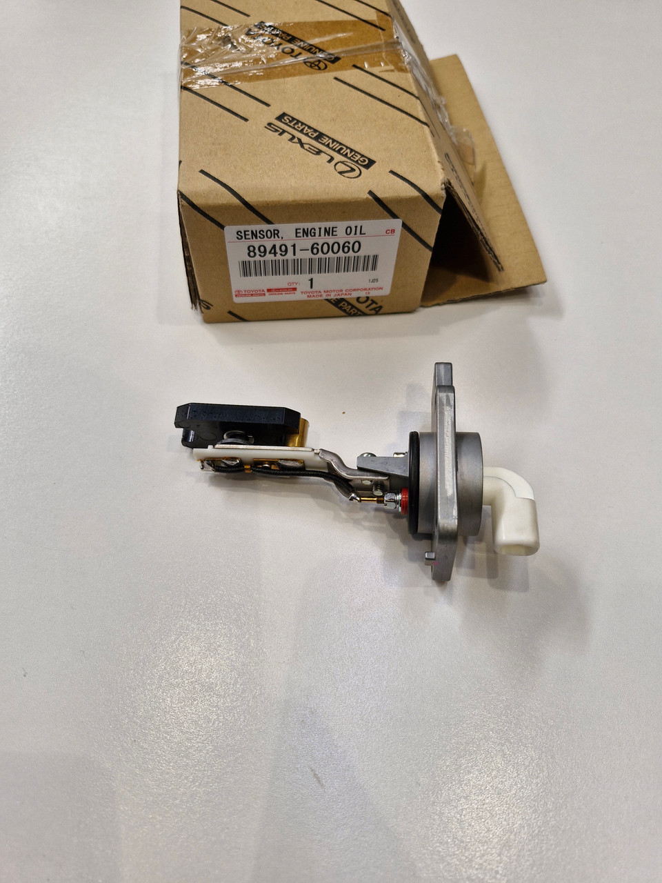 Genuine Low Oil Level Sensor | Toyota 1HZ 1HD-T 1HD-FT 3B