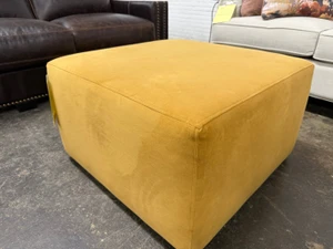 80% Off - 3000 28" Square Ottoman