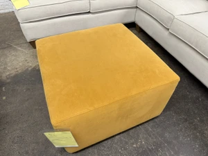 80% Off - 3000 28" Square Ottoman