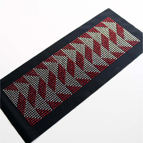 RHINESTONES MAROON BLK SM GEESE