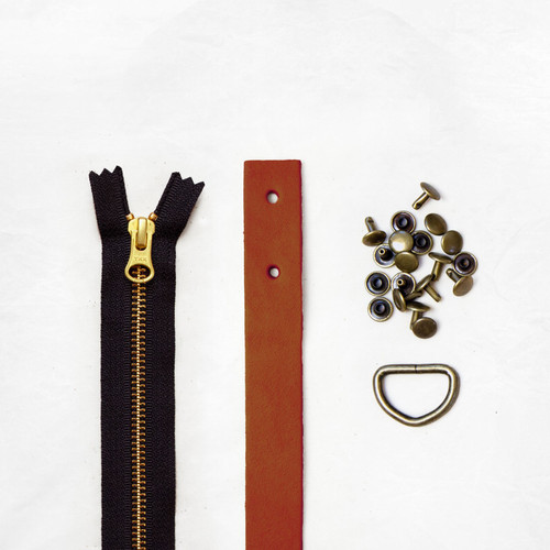 KIT OBERLIN CHESTNUT LEATHER ANTIQUE BRASS
