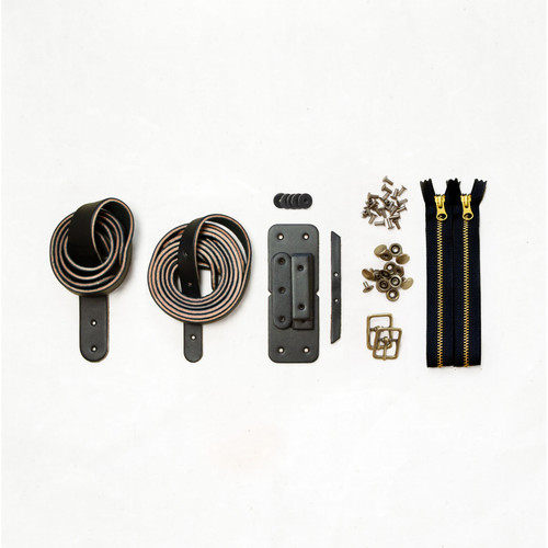 KIT SLABTOWN BLACK LEATHER ANTIQUE BRASS