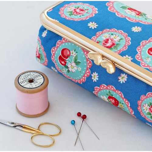 KIT SEWING HEART BOX