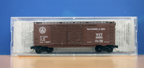 MicroTrains - 02300040 - Standard Box Car