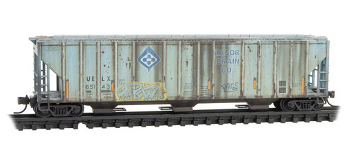 MicroTrains - 09953330 - 3-Bay Covered Hopper (Weathered) - ADM