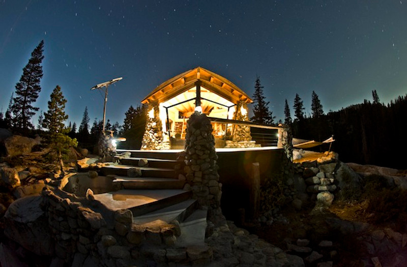 Watch it Wednesday: Off-Grid Snowboarders Cabin