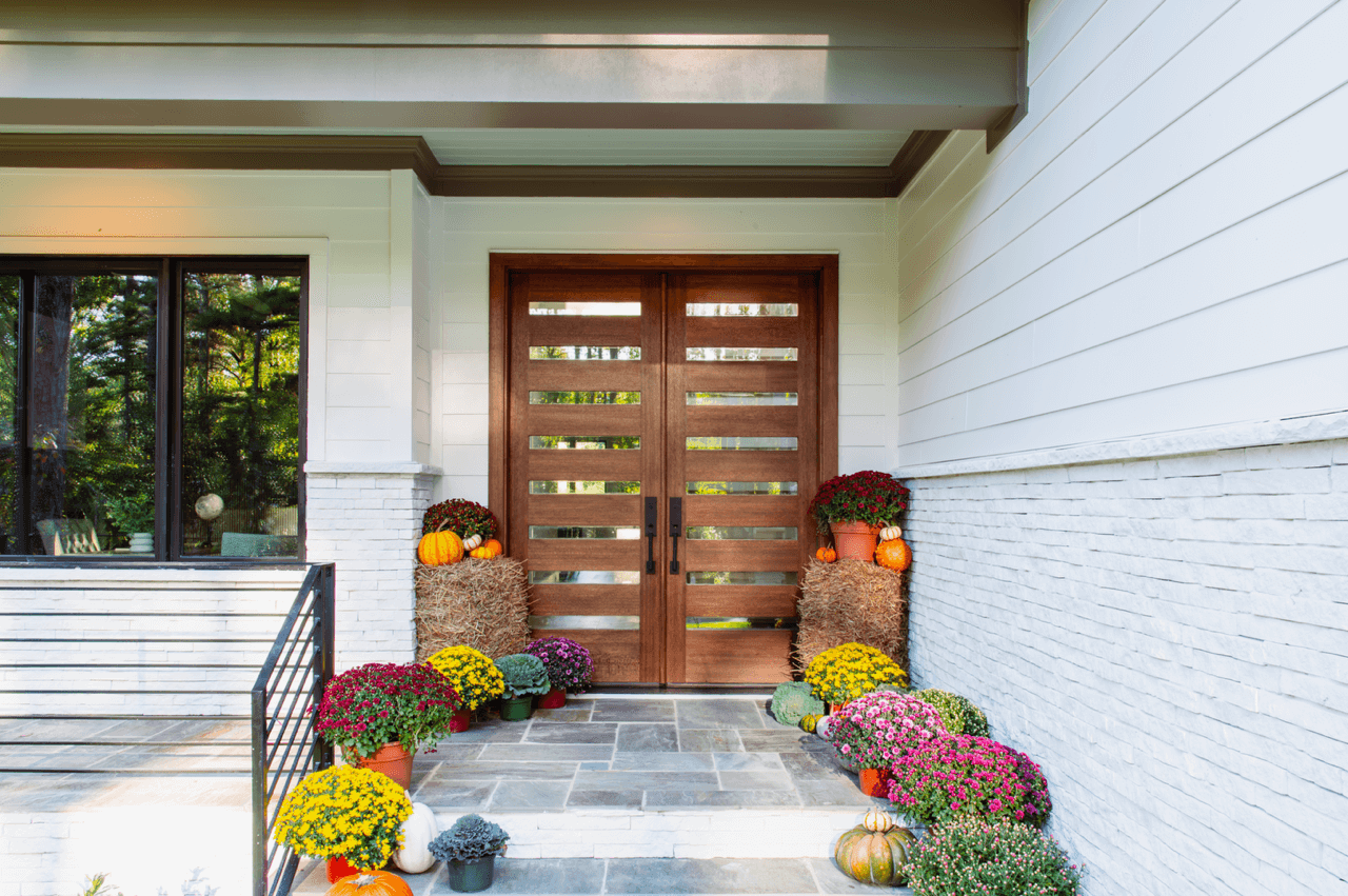 Elevate Your Home’s Entrance with Inspiring Front Door Décor Ideas
