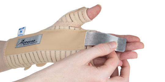 An Image of the Actesso Neoprene Wrist and Thumb Support
