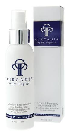 CIRCADIA - Licorice & Bearberry Brightening Mist 

CÔNG DỤNG:
Khi bạn luôn cảm thấy da mình thường xuyên trong tình trạng mệt mỏi, thiếu sức sống, xỉn màu, thâm nám, và tàn tạ.
Có lẽ đã đến lúc thủ sẵn cho mình một chai Toner xịt dưỡng ẩm trắng da Licorice & Bearberry.
Với Phức hợp thần kì rễ cây cam thảo, cây dâu gấu, nổi tiếng với công dụng làm trắng và sáng bậc tone cho da nhờ có hoạt chất Alpha Arbutin, làm da trắng sáng mịn màng lên mỗi ngày, giảm hẳn các đốm nâu trên da.
Chuyên đặc trị các vấn đề như Đốm nâu, đồi mồi, nám da, thay đổi nội tiết tố da do thai kỳ, da không đều màu.

LẠI CÓ THÊM CÁC THÀNH PHẦN:
- Marmoist (Chiết xuất Chondrus Crispus)
 Hợp chất từ Hyauronate và chiết xuất thực vật biển, giúp cải thiện kết cấu da, liên kết các phân tử nước trong tế bào, giúp dưỡng ẩm da tức thì và giữ da luôn mềm mại, mịn màng.
- Chiết xuất từ rễ cây cam thảo, cây dâu gấu, quả dâu tằm
 Giàu hoạt chất Alpha Arbutin giúp làm trắng da tự nhiên.
- Hoạt chất Melfade chiết xuất từ lá cây dâu gấu, giàu magnesium ascorbyl phospate
 có Tyrosinase inhibitors, là thành phần chuyên trị nám rất hữu hiệu.
- Melanostatin 5

Peptide Melanostatin 5 ngoài giúp trẻ hóa da thần kỳ, còn giàu alpha-melanocyte giúp kích thích sản sinh hormones α-MSH Tyrosinase (hay còn gọi là monophenol monooxygenase) là một loại enzyme có chứa gốc đồng có nhiều công dụng khác nhau trong cơ thể trong đó có làm đẹp da. 

THÀNH PHẦN:
Aqua (Water), PEG/PPG-8/3 Laurate, bis-PEG/PPG-16/16 PEG/PPG 16/16 Dimethicone, Capric/Caprylic Triglyerides, Condrus Crispus (Carrageenan), Hydrolyzed Chondrus Crispus Whole Plant Extract, Sodium Hyaluronate, Dextran, Nonapeptide-1, Arctostaphylos Uva Ursi Leaf Extract, Glycyrrhiza Glabra (Licorice) Root Extract, Morus Alba Twig Extract, Magnesium Ascorbyl Phosphate, Butylene Glycol, Sodium Acrylates Copolymer, Lecithin, Caprylyl Glycol, Phenoxyethanol, Hexylene Glycol, Tetrasodium EDTA, Flavor, Citric Acid
