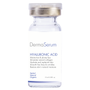 DERMA Hyaluronic Acid
SÀN PHẨM DÙNG ĐƯỢC CHO DA PHI KIM/ PEEL DA/ NHẠY CẢM.
CÔNG DỤNG:
- Cấp ẩm tức thì cho da
- Lấp đầy các rãnh sâu trên da
- Dưỡng ẩm da
- Làm săn chắc da.
- Xóa mờ và làm đầy các vết nhăn trên da.
- Tăng sinh collagen hạ bì
- Làm môi căng mọng.
- Giữ ẩm môi
- Trẻ hóa da
- Giúp da căng mọng và làm lớp makeup trông đẹp hơn, có thể đóng vai trò như lớp dưỡng tối ưu thay thế primer cho da.
- 100% chiết xuất thực vật hữu cơ
- Không parabens
- Không chứa hương liệu.
- Sản phẩm được ép lạnh và chiết xuất trong điều kiện tối tân và tinh khiết nhất.
- Không chứa dầu gây bí da.
- Không chất bảo quản.
Hyaluronic Acid (HA) là phân tử dạng gel có khả năng giữ nước rất tốt, có chức năng làm chất đệm và lấp đầy khoảng trống giữa những tế bào. HA là chiếc đệm êm ái cho những mấu nối xương khớp, giữa những dây thần kinh, dưỡng ẩm cho da, tóc và lấp đầy hốc mắt. Vì vậy, những ích lợi của HA không chỉ giúp cho da bạn đẹp hơn, căng mịn hơn mà còn rất quan trọng đối với sức khỏe xương khớp, mắt…
Trong mỗi cơ thể con người có khoảng 15gram HA và lượng này biến đổi, thoái hoá và được tái tạo mới mỗi ngày. Tuy nhiên, quy trình sản xuất HA tự nhiên của cơ thể cũng bị suy giảm dần cùng với quá trình lão hóa và cho đến năm 40 tuổi, cơ thể chúng ta chỉ có thể sản xuất được một nửa lượng HA cần thiết cho cơ thể.
Hơn nửa số lượng HA có trong cơ thể tập trung ở khu vực collagen ở lớp trung bì của làn da, đó là lí do tại sao HA đóng vai trò quyết định quan trọng với vẻ đẹp của làn da. Phân tử HA có thể gia tăng trọng lượng lên đến 1000 lần khi hòa vào môi trường nước của da. Do đó HA có khả năng giữ nước rất tốt, giúp dưỡng ẩm, giữ ẩm cho da và làm mờ nếp nhăn chống lão hóa.
Derma Serum Hyaluronic Acid Serum là serum Hyaluronic Acid 100% từ nguồn gốc thực vật hữu cơ, thuần khiết, và cực an toàn cho da. Kể cả da nhạy cảm, phi kim, peel.