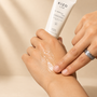 Kizo - UV DEFENSE CLEAR SUNSCREEN SPF 50+ - Kem chống nắng dạng gel kiêm chống lão hóa và sáng da SPF 50+