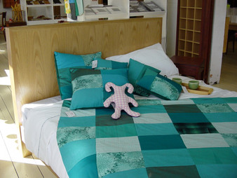 Box Bed, Queen size , American Oak