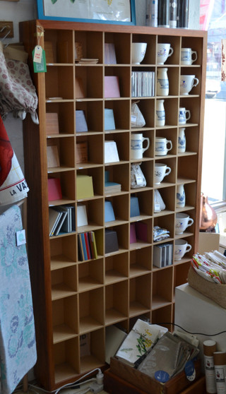 6x11 CD/DVD cabinet, Blackwood with clear interior, barbi