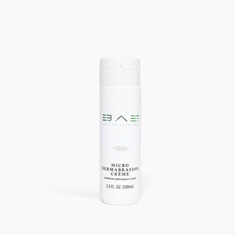 For sensitive, dry, dehydrated, oily, normal, combination and problem skin types. Gently and effectively exfoliates with micro fine particles that will not irritate delicate skin tissue. Using this crème two to three times a week will reveal fresh skin cells while enhancing the skin’s natural ability to regenerate.