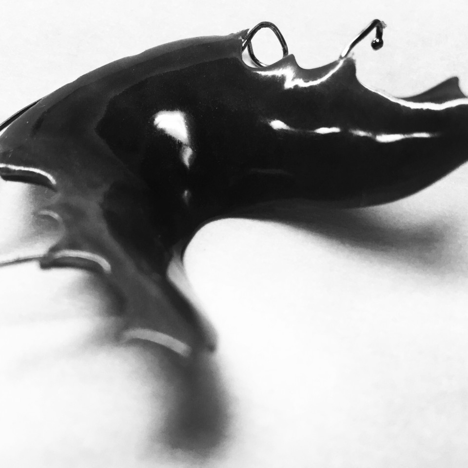 How to fix Hawley retainer wire quickly and safely without dental visits.