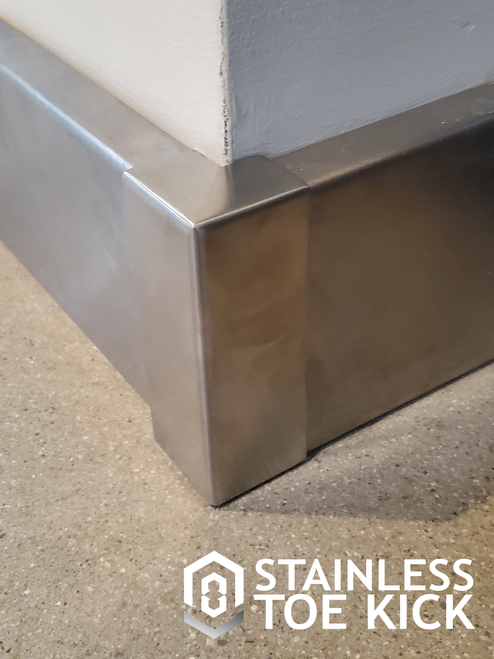 Baseboard Outside Corner- Stainless Steel (Grained Finish)