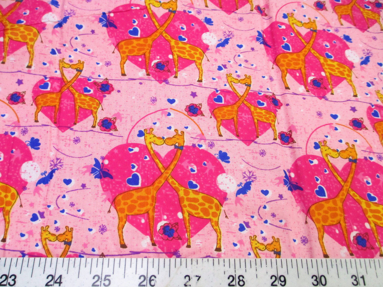 Discount Fabric Cotton Apparel Heart Kissing Pink Giraffes K401