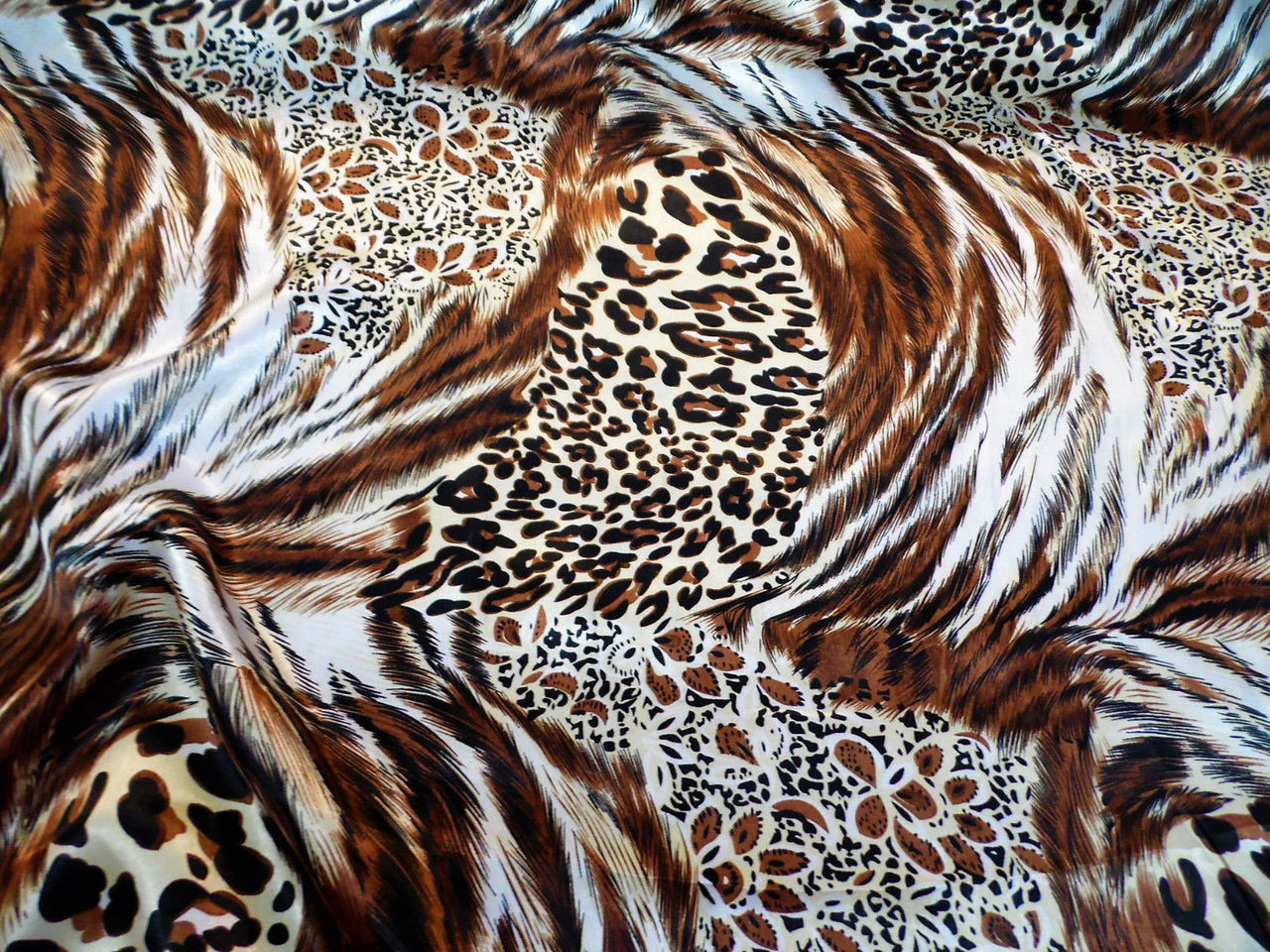 Discount Fabric Charmeuse Silky Bridal Satin Apparel Cheetah Tiger Big Cat CS21