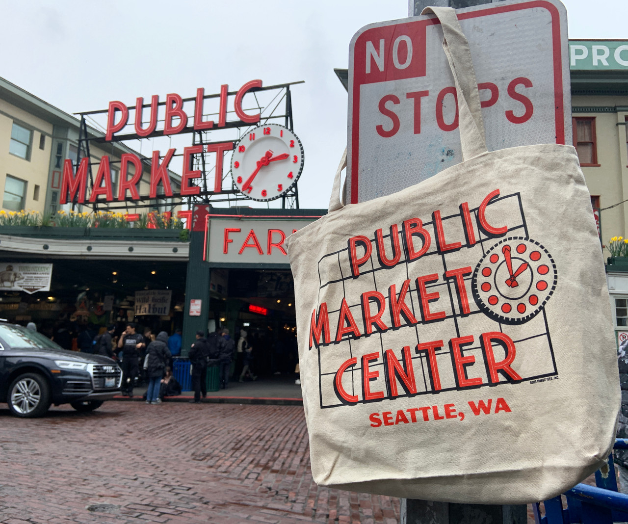 Pike's Place Market Sign Zipper Tote Bag