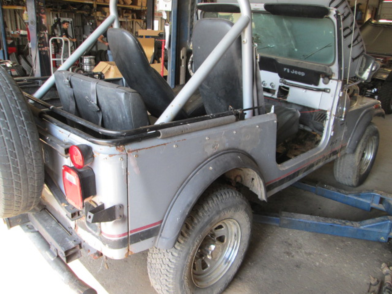 Parts Jeep-053806