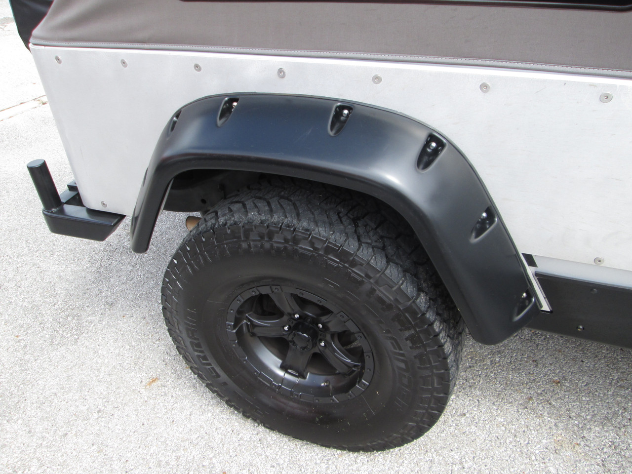 SOLD 2005 Jeep Wrangler LJ custom Stock# 324606