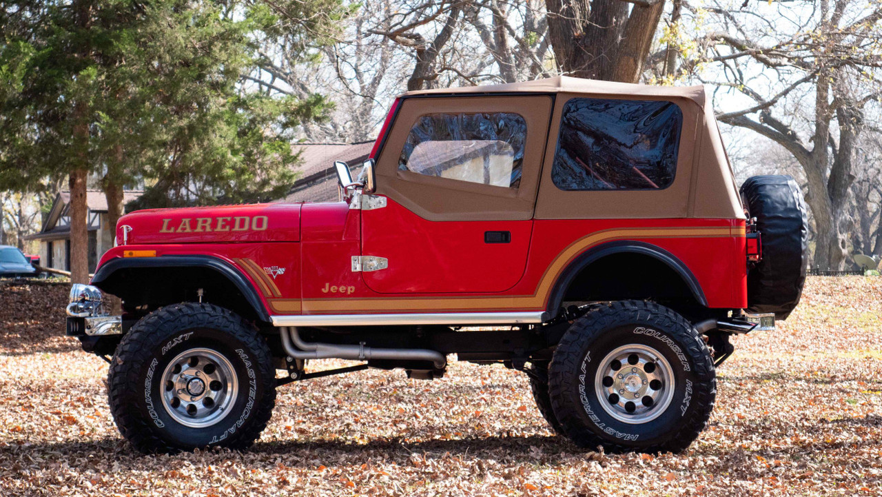 SOLD CJ7 Laredo- Chevy 383