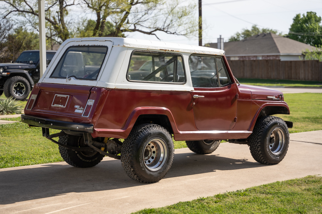 SOLD !!! 1969 Jeepster Commando - 620438