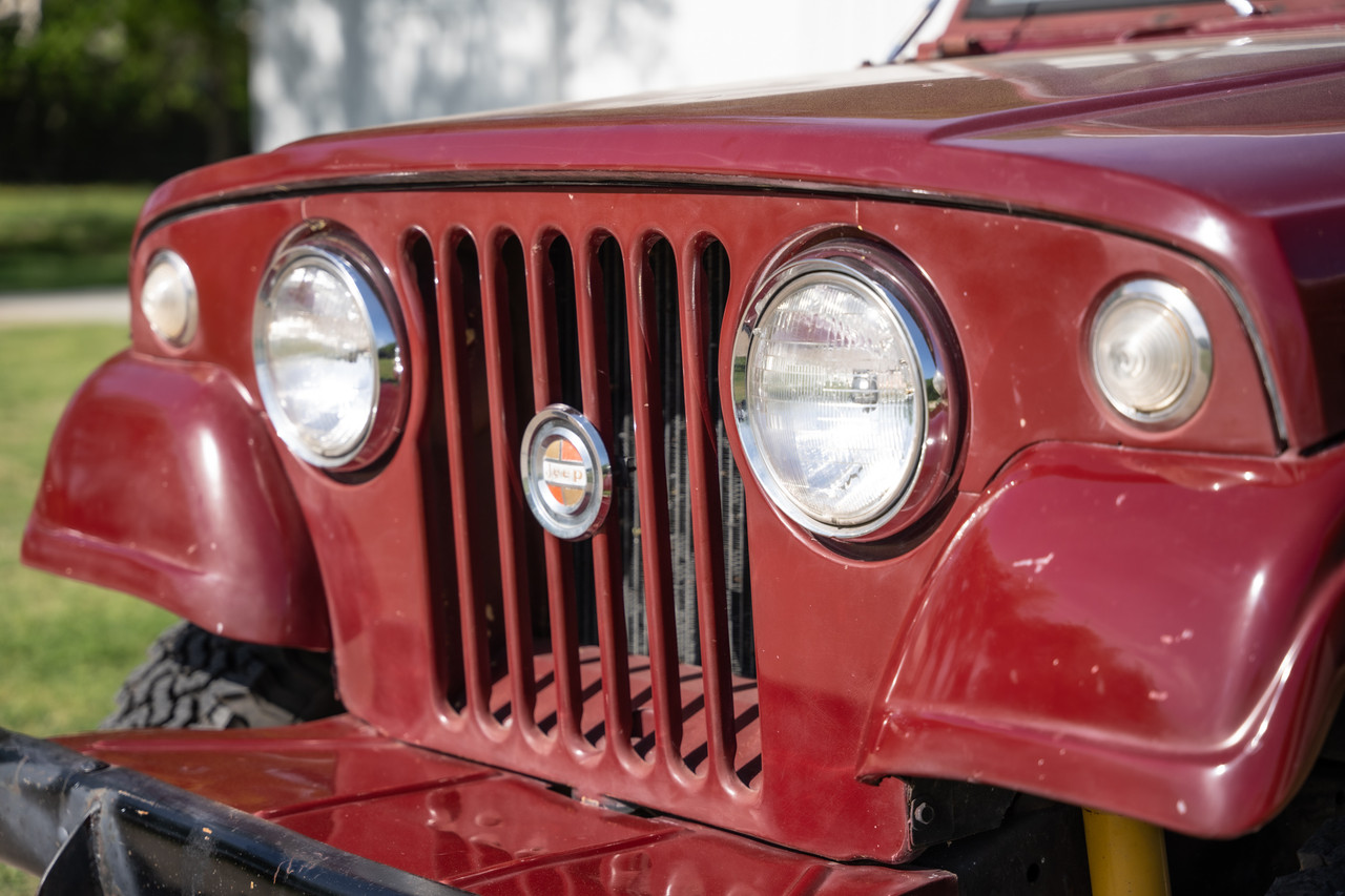 SOLD !!! 1969 Jeepster Commando - 620438